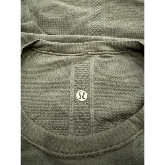 lululemon athletica Green Short Sleeve Tee - Picture 7 of 9